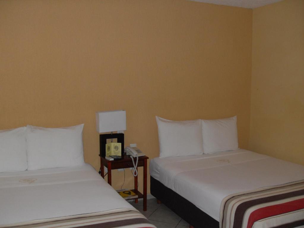 Madero Suites Coatzacoalcos Zimmer foto